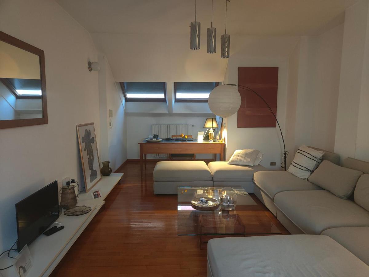 Grande Apartamento, Centro Di Asti Apartamento Exterior foto
